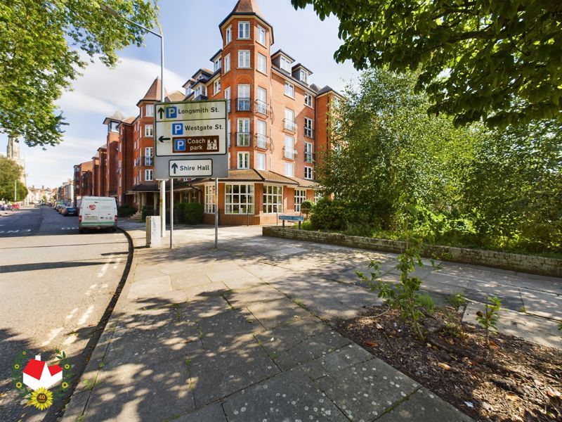 1 bed flat for sale in Westgate Street, Gloucester GL1, £68,000
