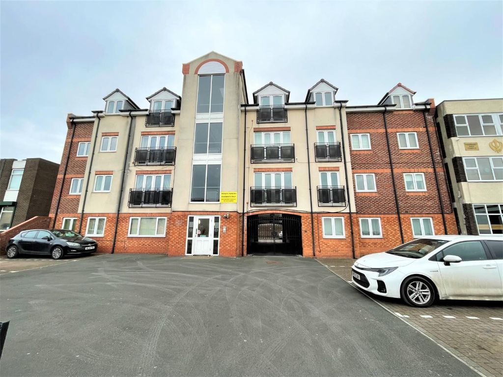 2 bed flat for sale in Allensway, Thornaby, Stockton-On-Tees TS17, £60,000