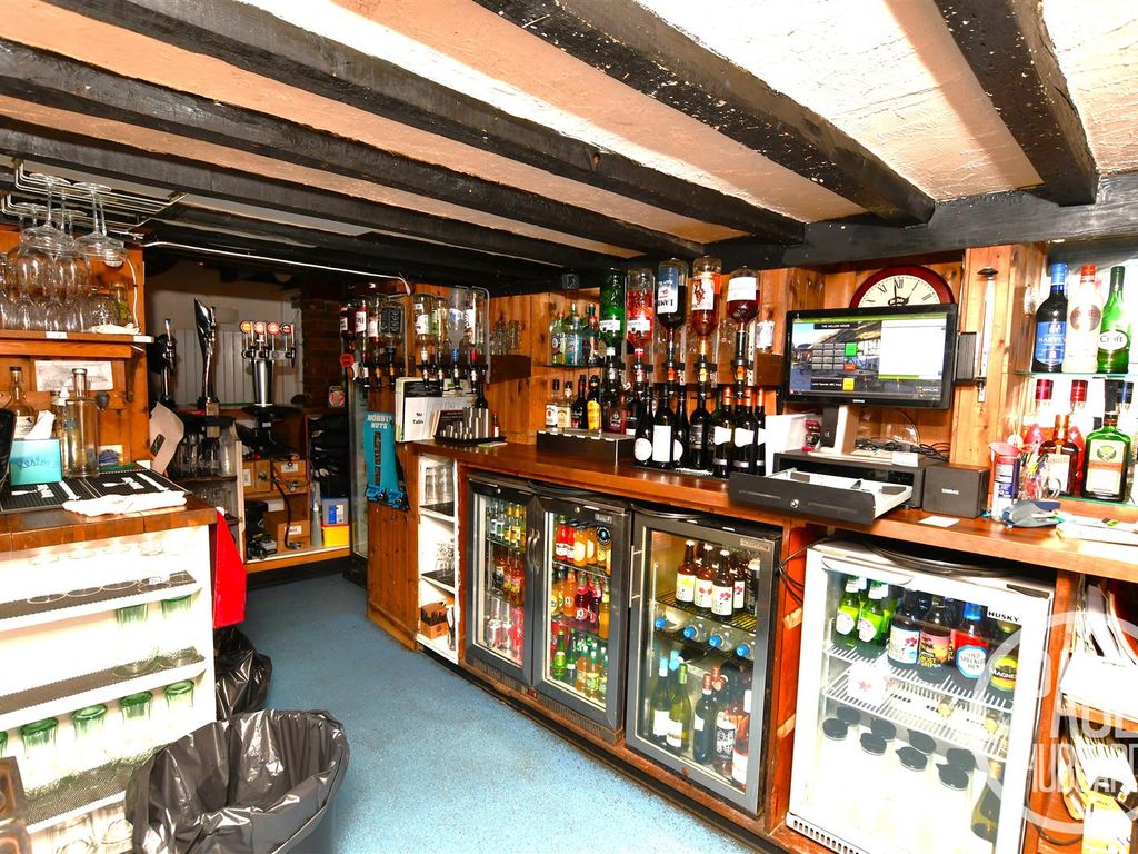 Pub/bar for sale in High Street, Watton, Thetford IP25, £590,000