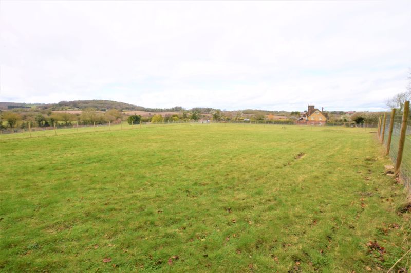 Land for sale in West Leith, Tring HP23, £100,000