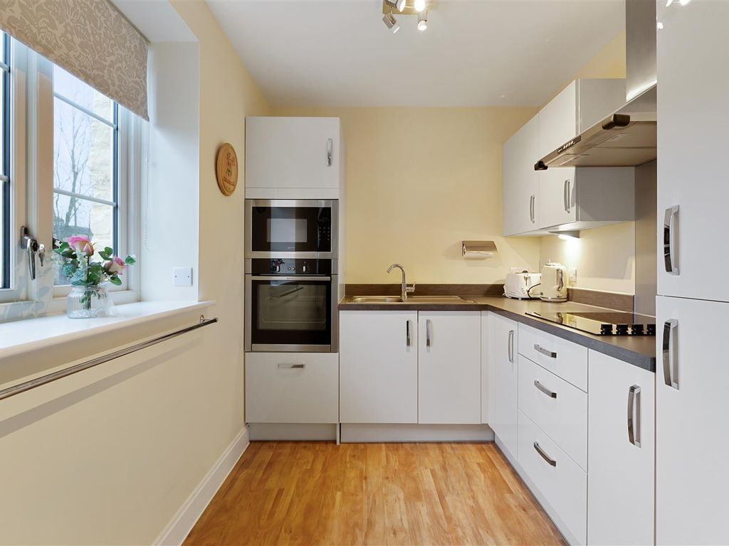 1 bed flat for sale in Lambrook Court, Gloucester Road, Larkhall, Bath BA1, £315,000