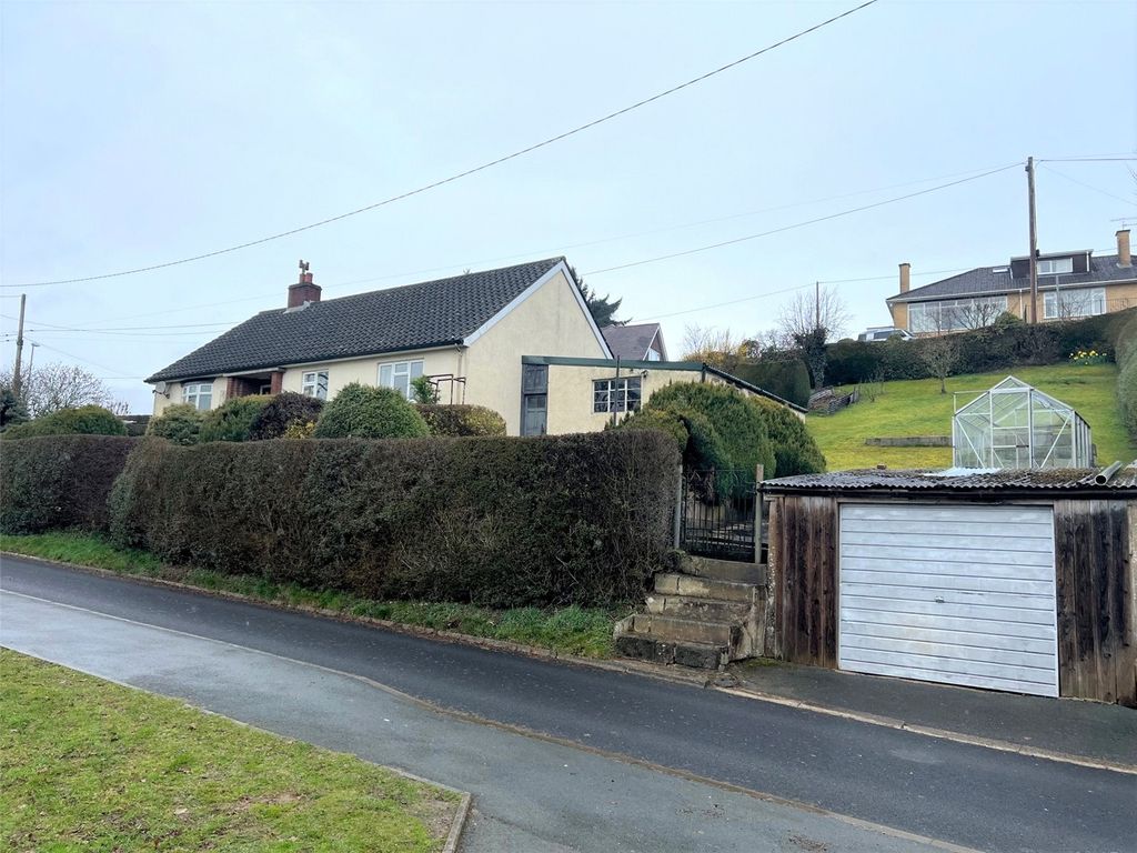 3 bed bungalow for sale in Llanfair Caereinion, Welshpool, Powys SY21, £265,000