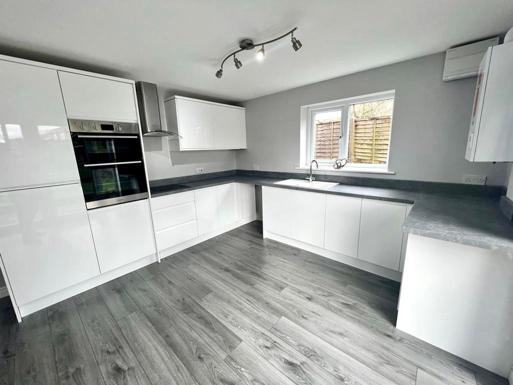 3 bed detached house for sale in Fernlea Crescent, Swinton M27, £265,000