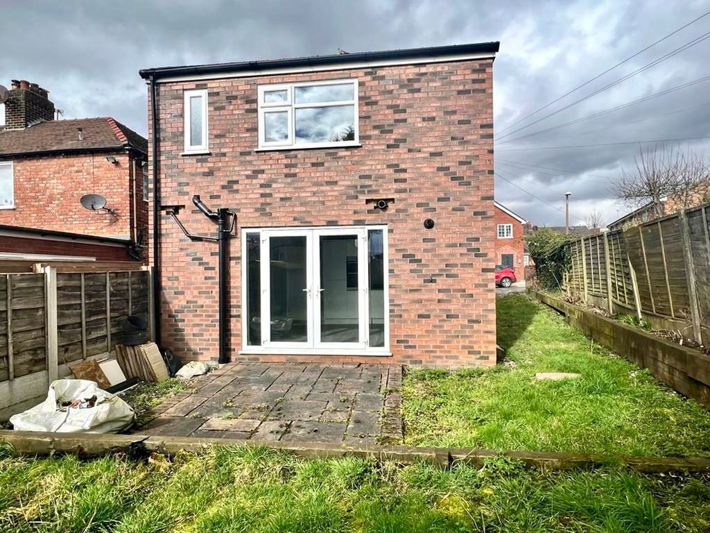 3 bed detached house for sale in Fernlea Crescent, Swinton M27, £265,000