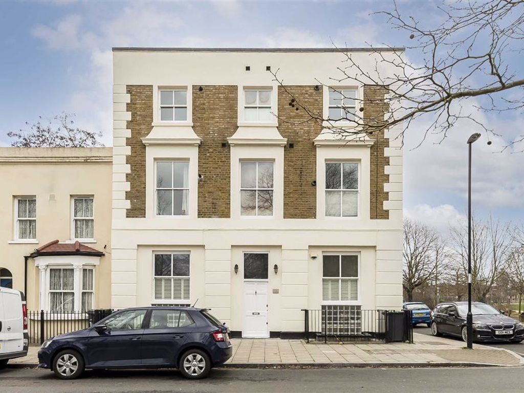 1 bed flat for sale in Clifton Rise, London SE14, £299,995