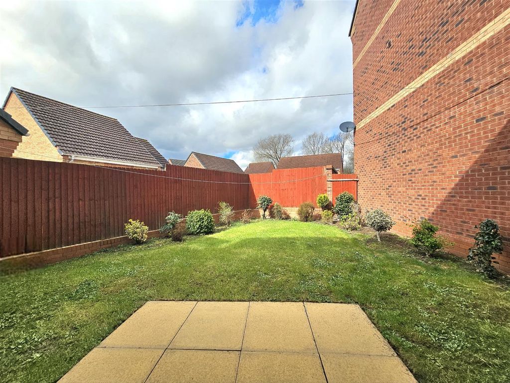 3 bed detached house for sale in Hanworth Close, Hamilton, Leicester LE5, £290,000