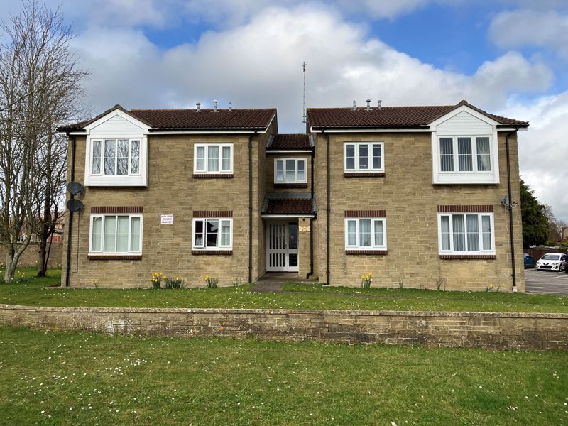 1 bed flat for sale in Hyde Court, Abbey Manor Park, Yeovil - Investors Only BA21, £110,000