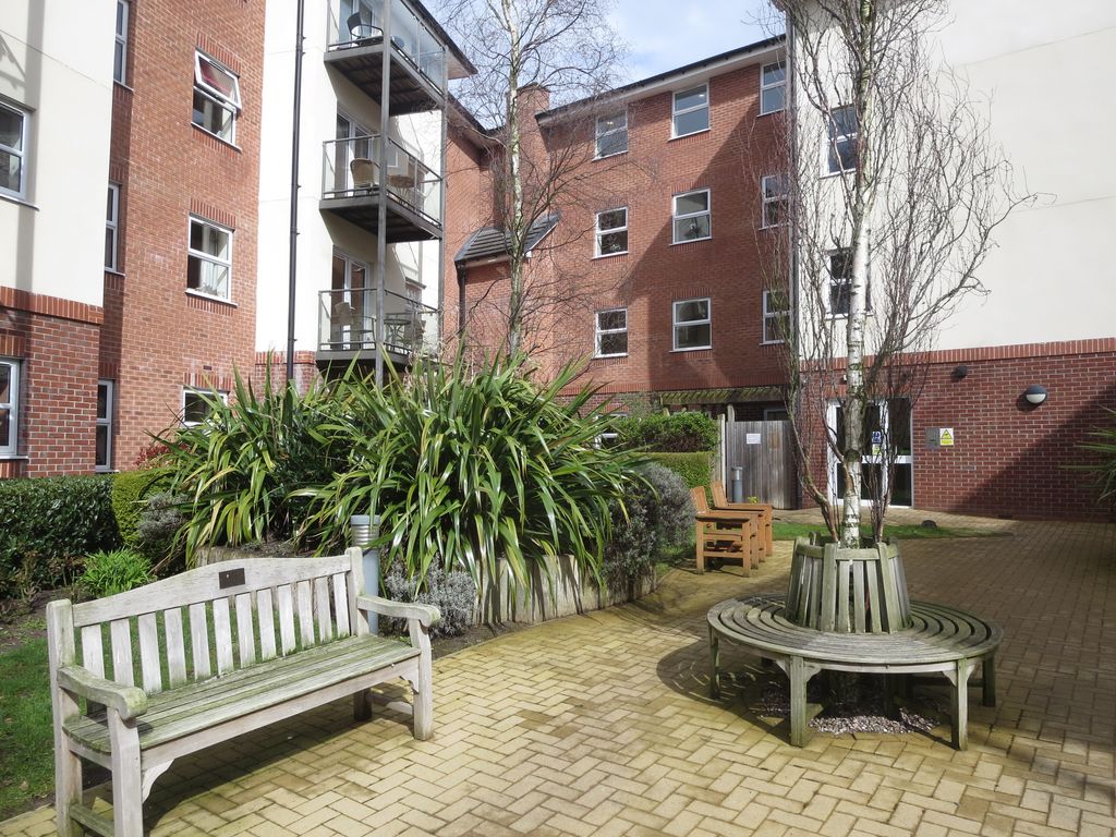 2 bed flat for sale in Adlington House, High Street, Wolstanton, Newcastle ST5, £120,000