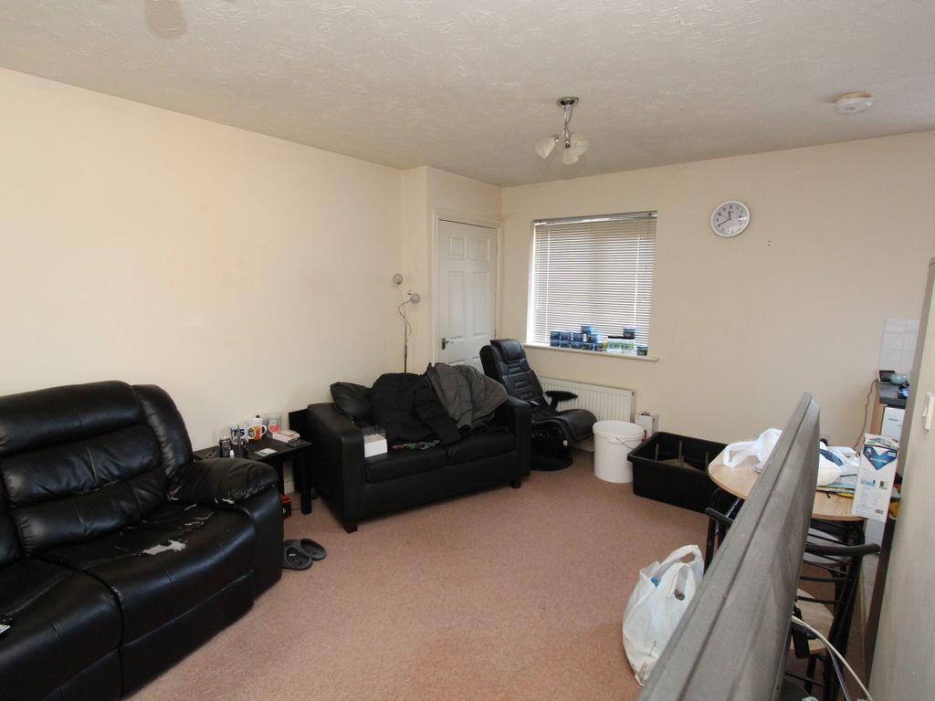 1 bed flat for sale in Pear Tree Court, Rugeley WS15, £105,000