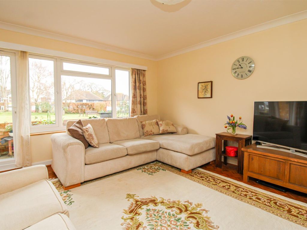 3 bed flat for sale in Birkdale, Bexhill-On-Sea TN39, £235,000