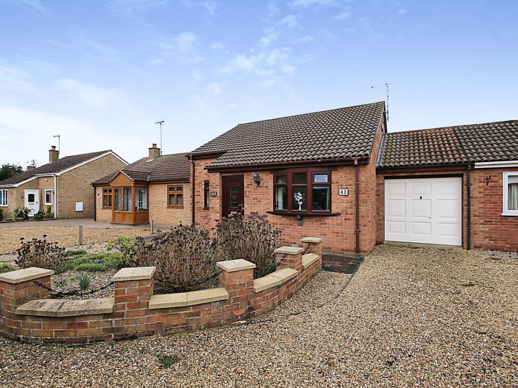 2 bed detached bungalow for sale in Winston Way, Peterborough PE7, £260,000