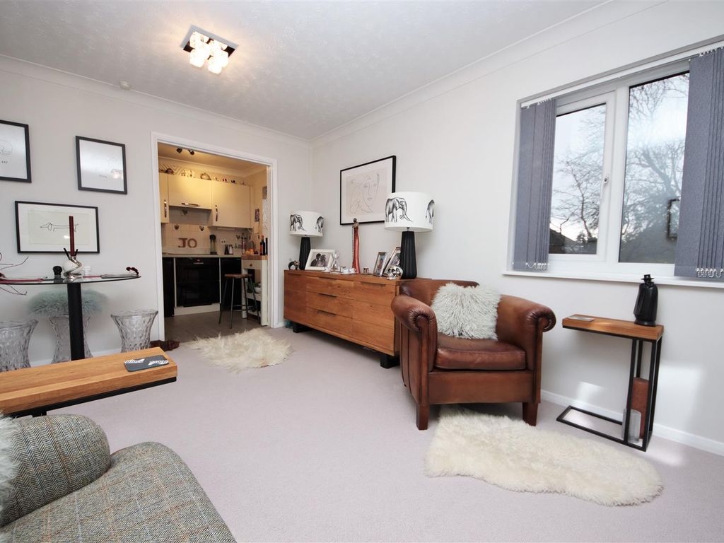 1 bed flat for sale in Arbury Road, Cambridge CB4, £80,000