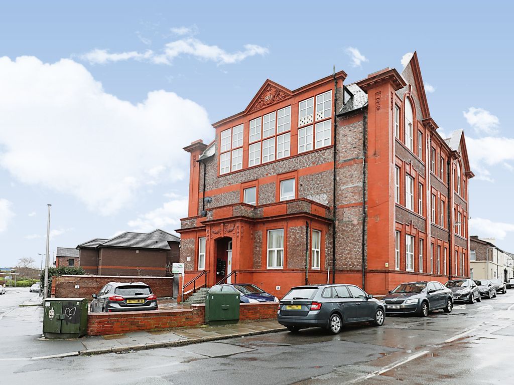 2 bed flat for sale in Wellington Street, Liverpool L19, £70,000