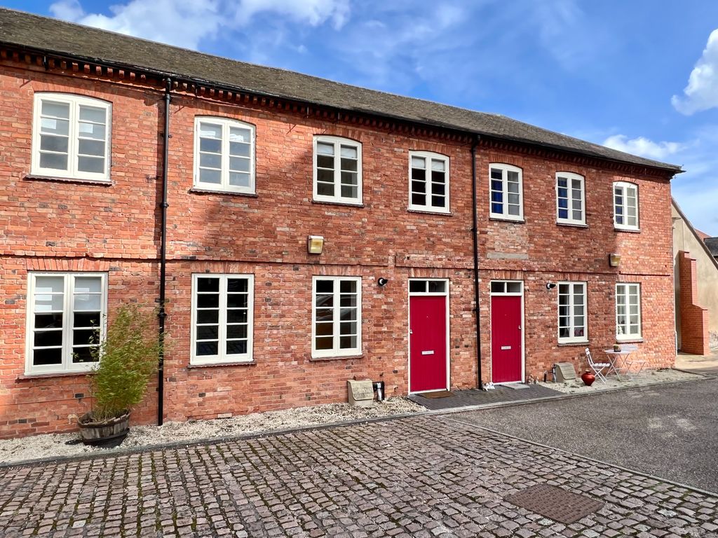 2 bed terraced house for sale in The Malt House, Castle Brewery, Newark NG24, £140,000