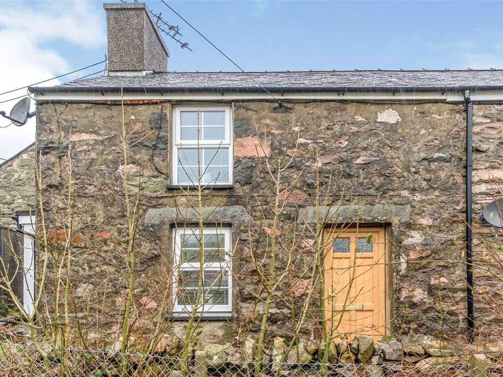 2 bed end terrace house for sale in Mount Pleasant Terrace, Llanaelhaearn, Caernarfon, Gwynedd LL54, £115,000