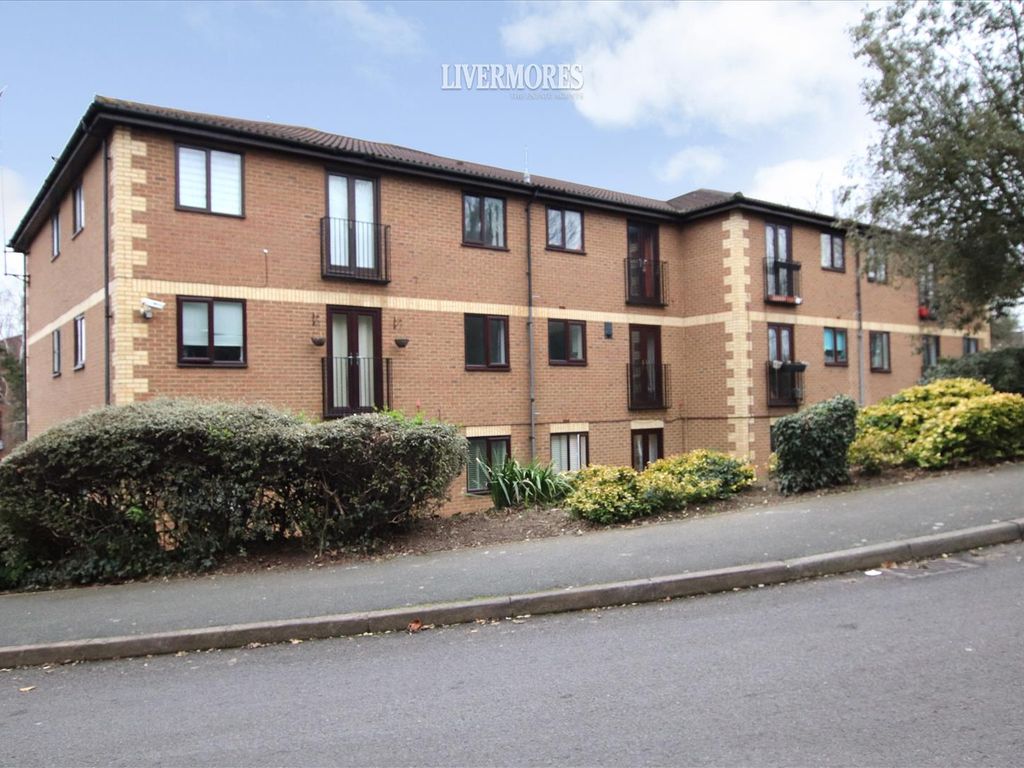 1 bed flat for sale in Winston Close, Greenhithe, Kent DA9, £150,000