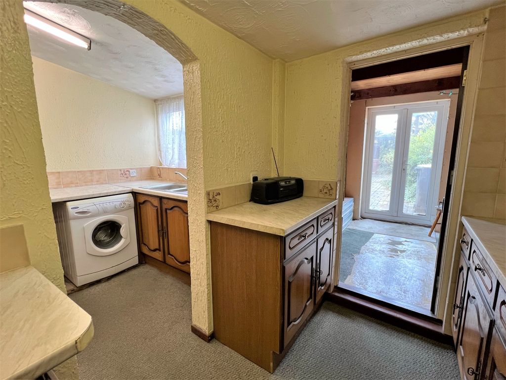 2 bed terraced house for sale in Leesland Road, Gosport PO12, £200,000