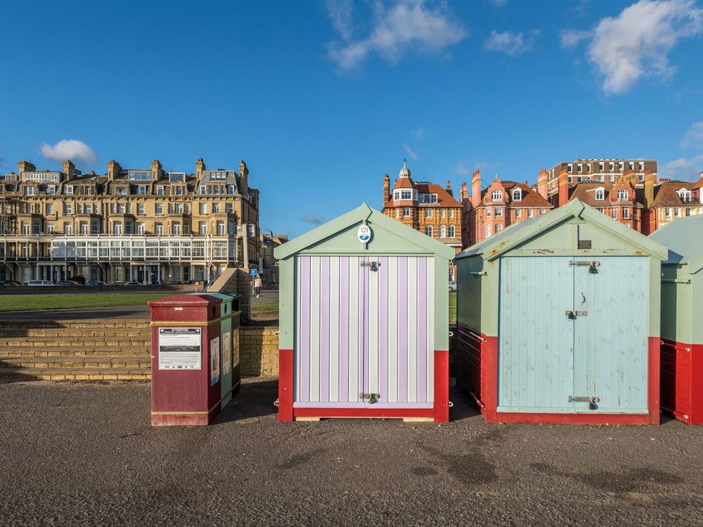 Property for sale in Beach Hut, Kingsway, Hove BN3, £33,500
