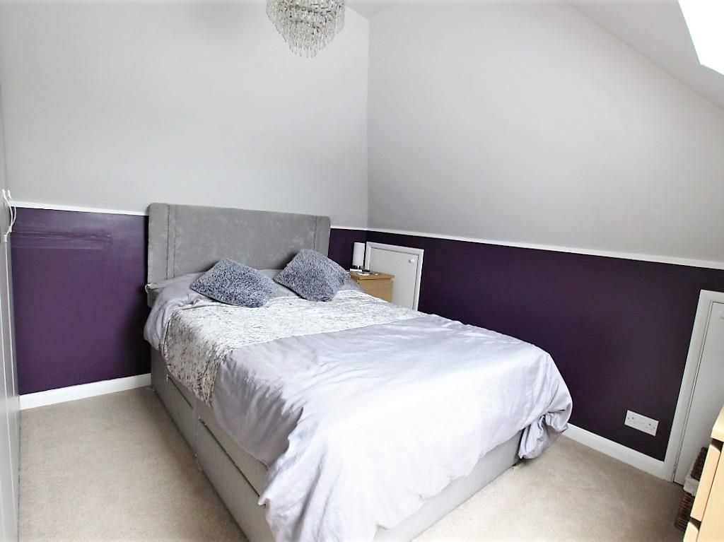 2 bed maisonette for sale in Dudley Close, Tilehurst, Reading RG31, £240,000
