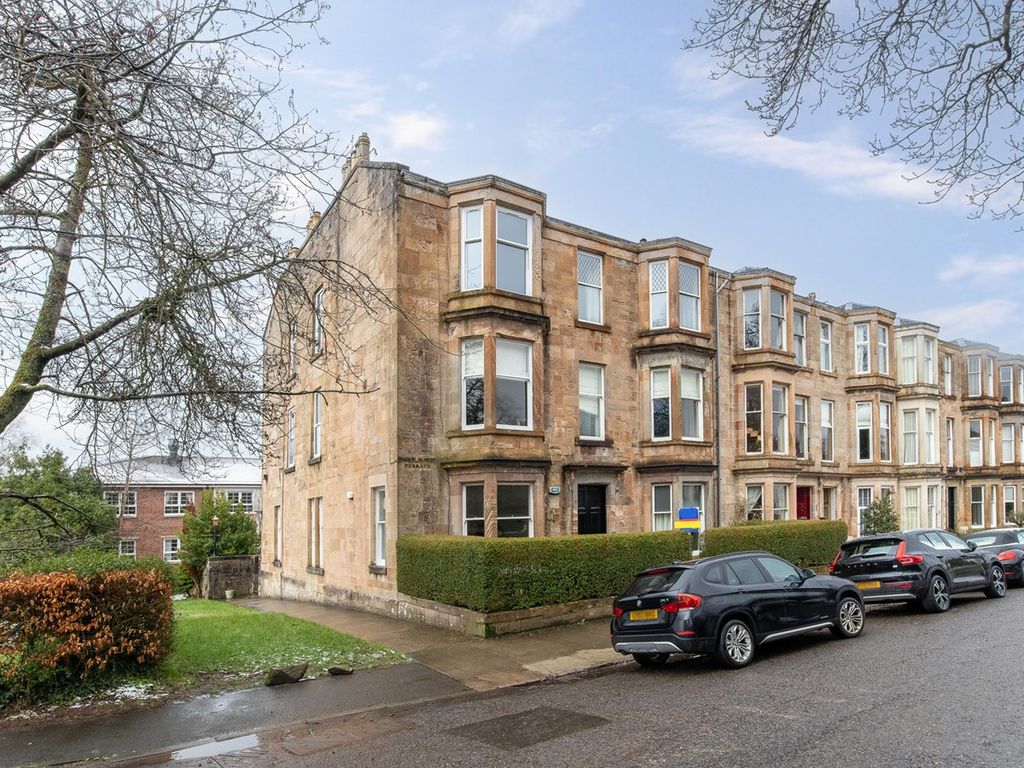 2 bed flat for sale in Prince Albert Terrace, Helensburgh G84, £170,000