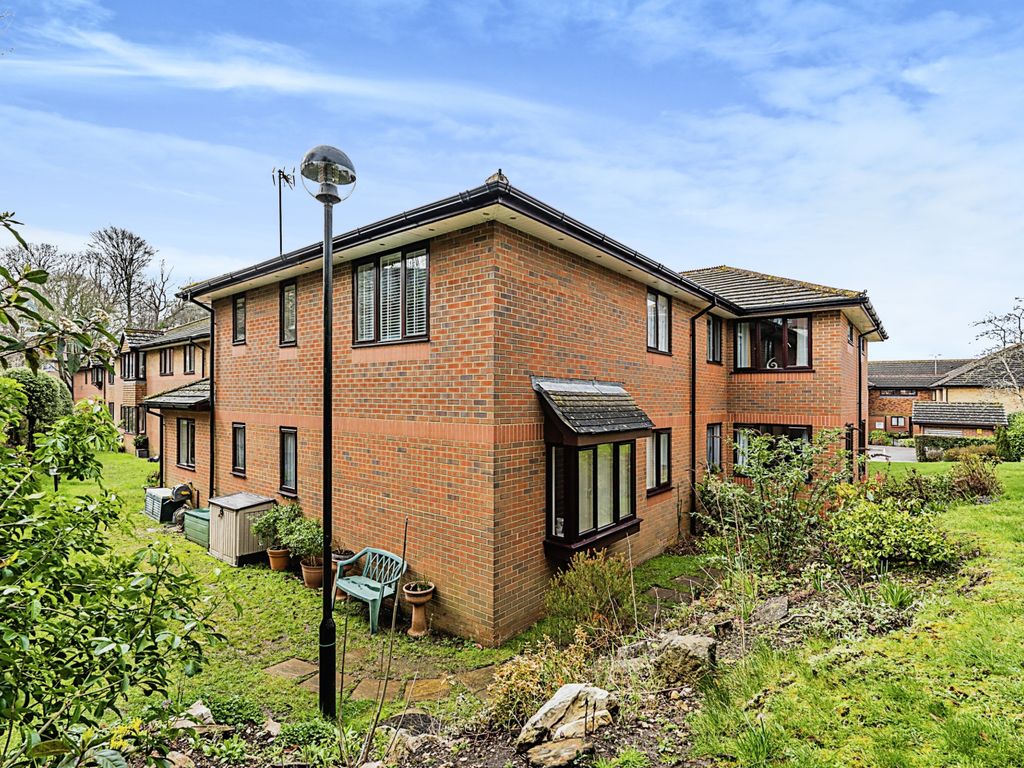 1 bed flat for sale in Sherwood Close, Southampton, Hampshire SO16, £85,000