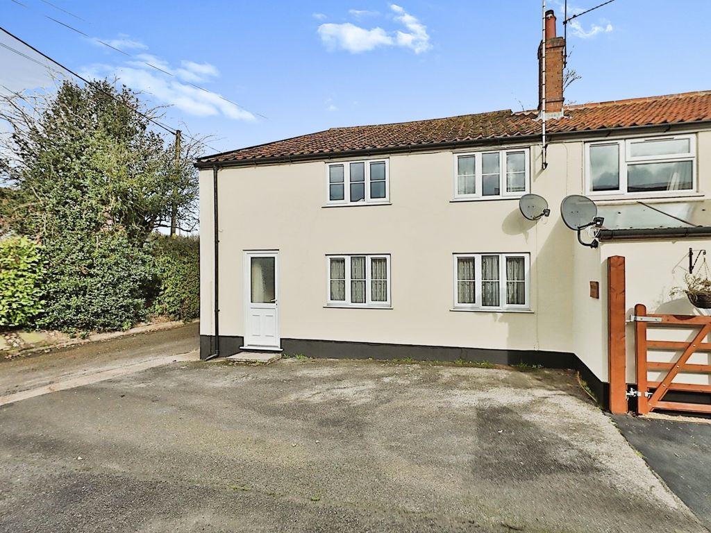 3 bed end terrace house for sale in Mill Lane, Swaffham PE37, £160,000