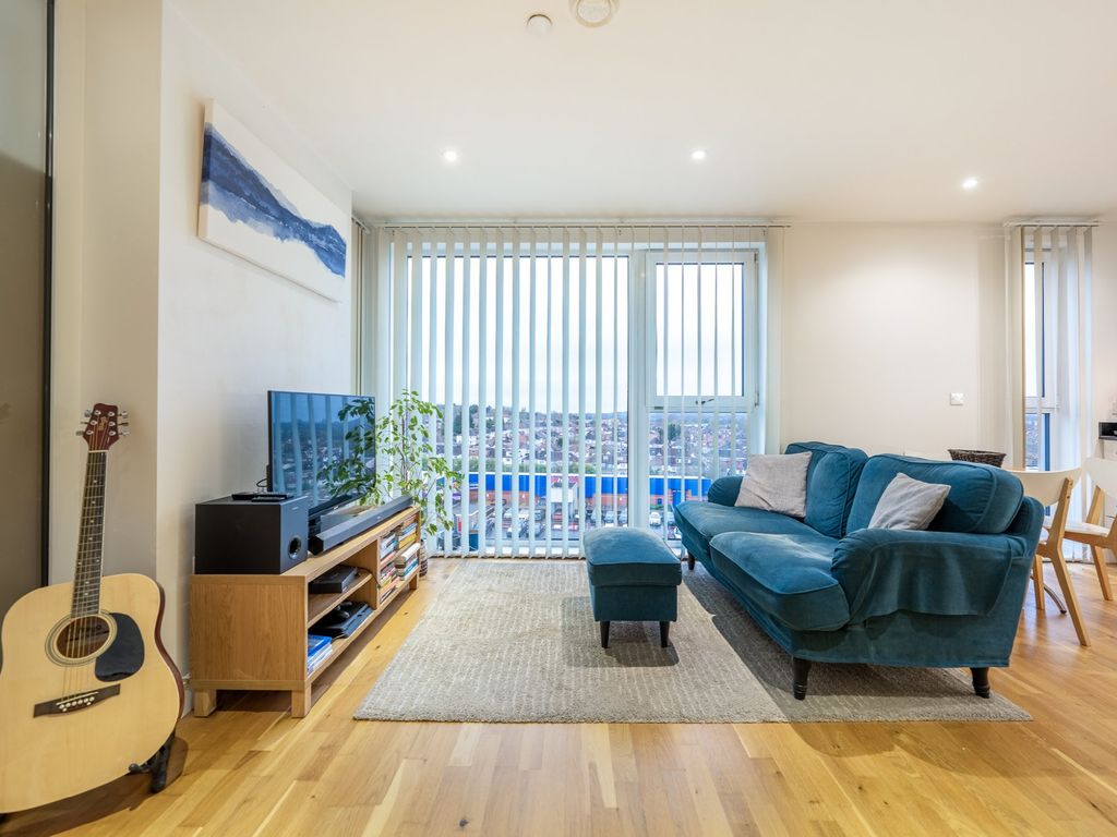 1 bed flat for sale in Zenith Close, London NW9, £315,000