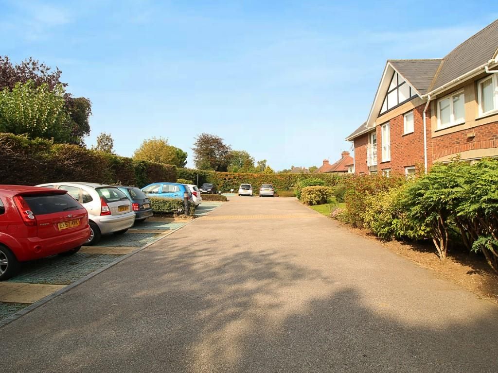 2 bed flat for sale in Hudson Court, Barrow Lane, Hessle HU13, £110,000