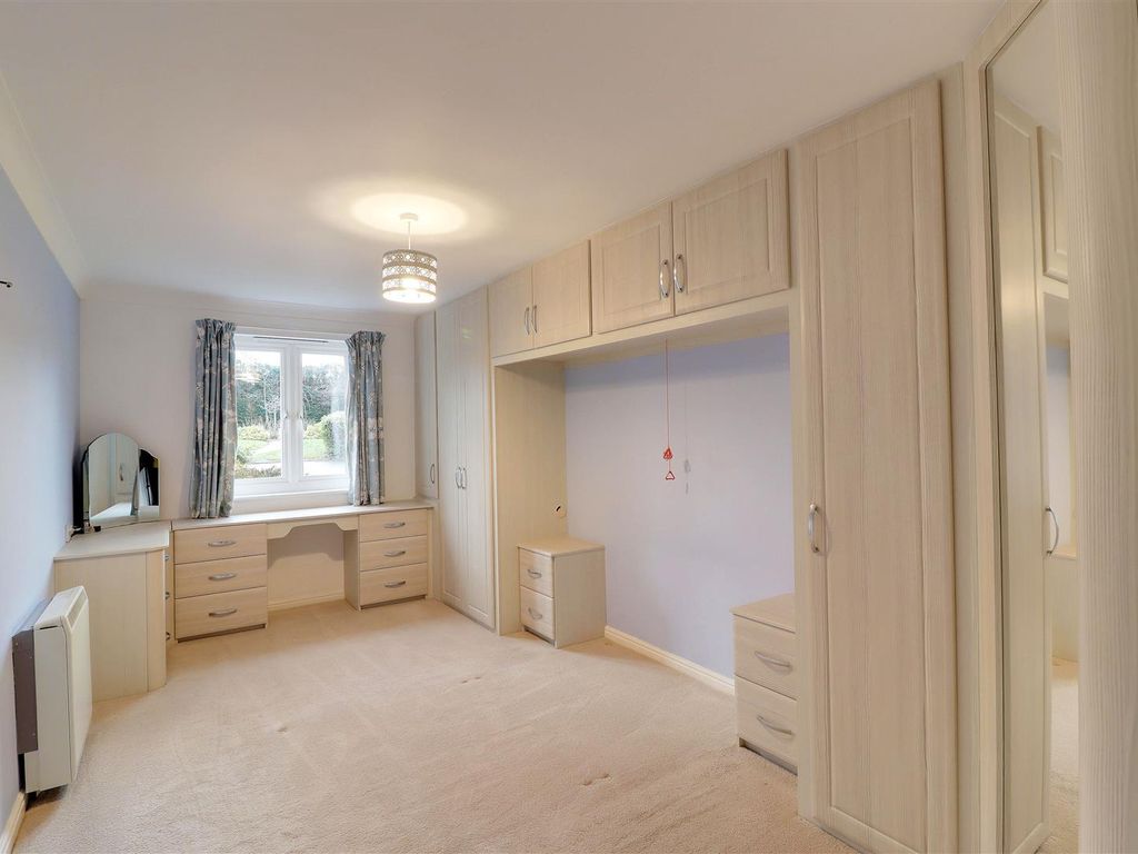2 bed flat for sale in Hudson Court, Barrow Lane, Hessle HU13, £110,000