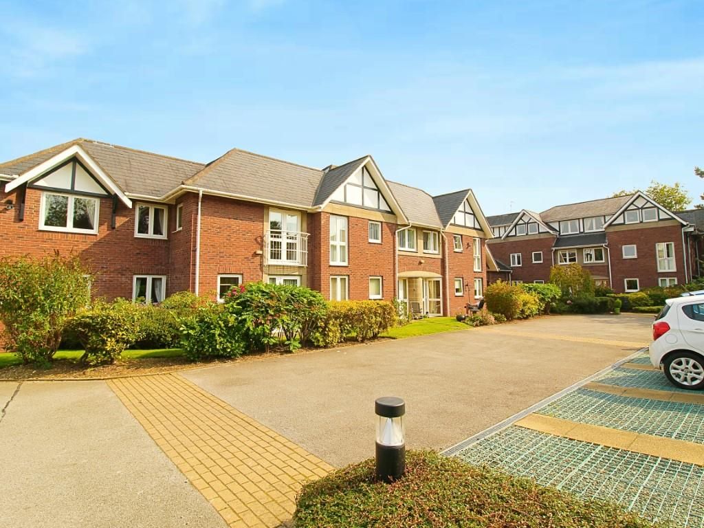 2 bed flat for sale in Hudson Court, Barrow Lane, Hessle HU13, £110,000