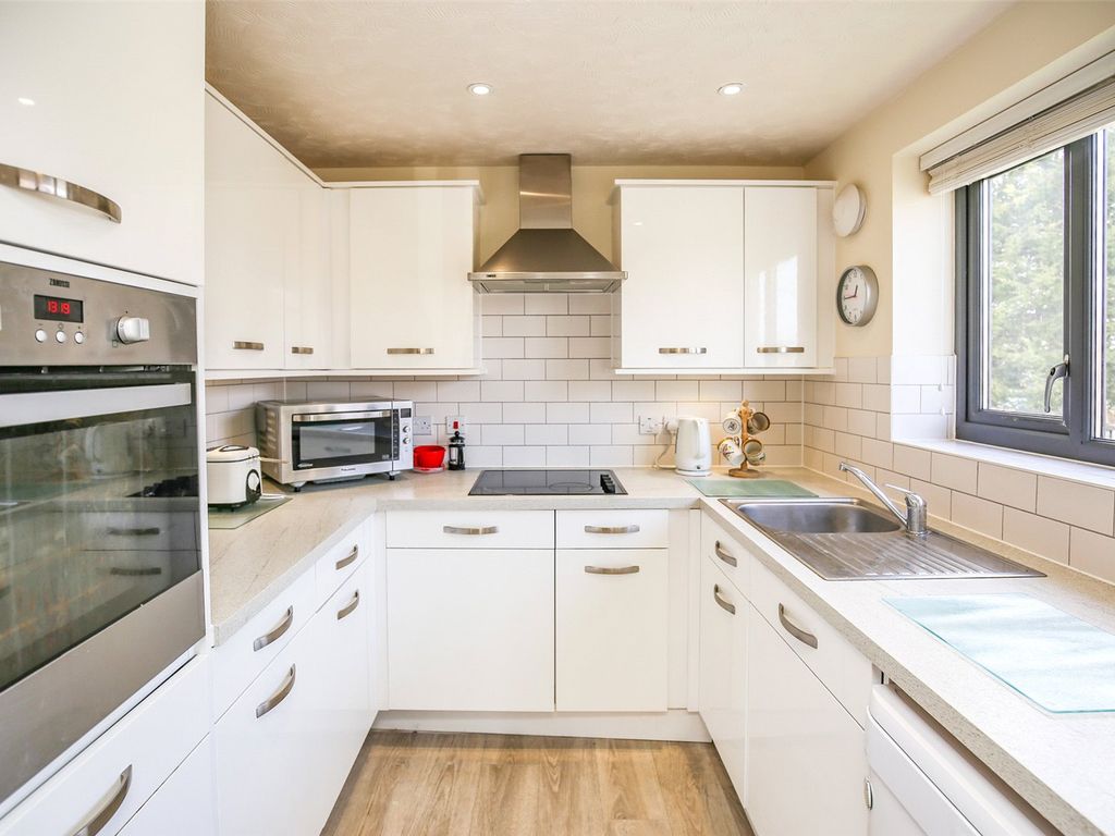 1 bed flat for sale in Amelia Lodge, Henleaze Terrace, Bristol BS9, £255,000