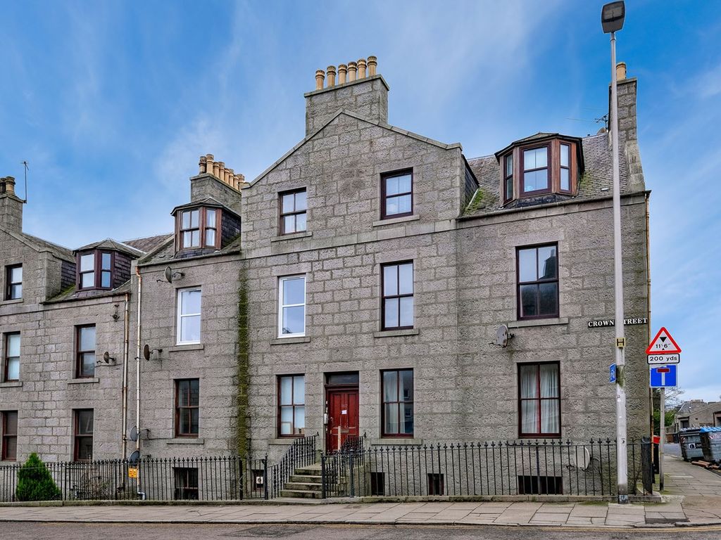 2 bed flat for sale in Crown Street, Aberdeen AB11, £89,999