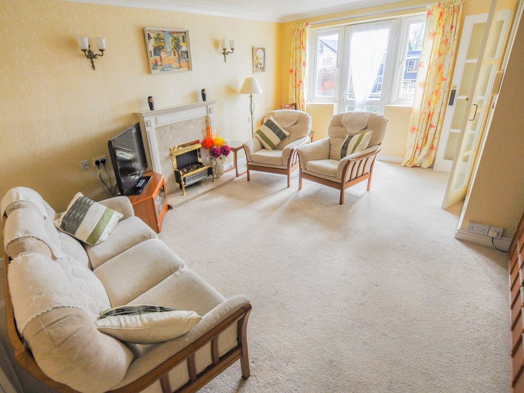 2 bed property for sale in Poole Road, Wimborne BH21, £139,950