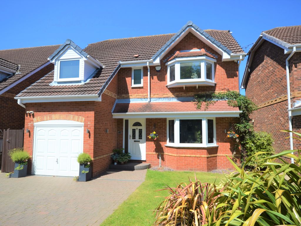 4 bed detached house for sale in Brodsworth Way, Rossington, Doncaster DN11, £315,000
