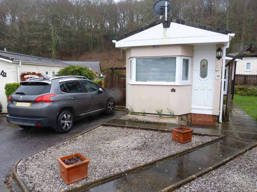 2 bed mobile/park home for sale in Cosawes Park Homes, Truro TR3, £88,000