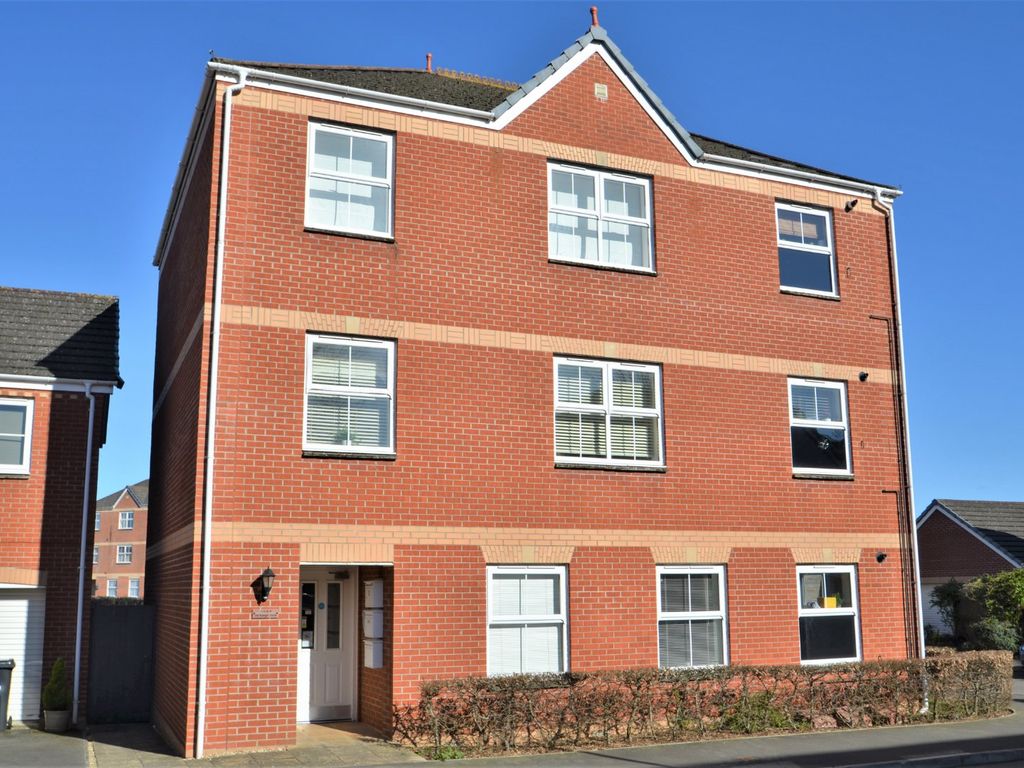 2 bed flat for sale in Raleigh Drive, Cullompton, Devon EX15, £160,000