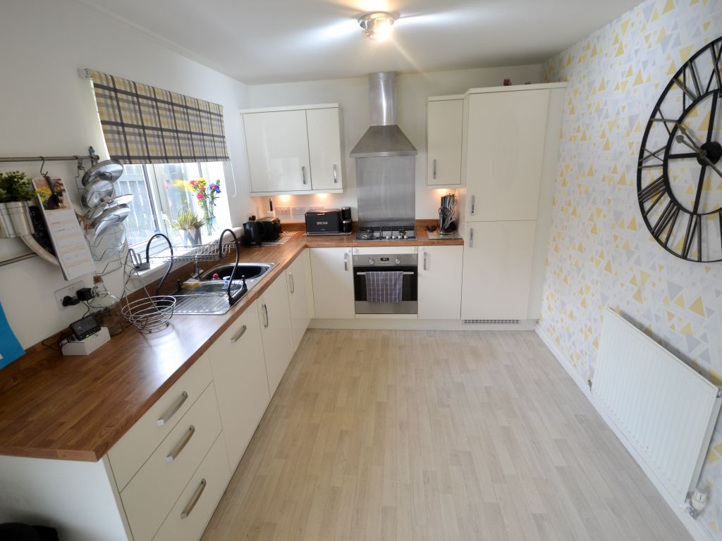 4 bed detached house for sale in Beckett Drive, Muirhead G69, £270,000