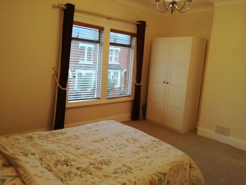 2 bed terraced house for sale in Windsor Street, Milton Keynes MK12, £300,000