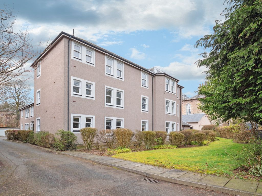 2 bed flat for sale in Snowdon Place, Stirling, Stirling FK8, £159,950
