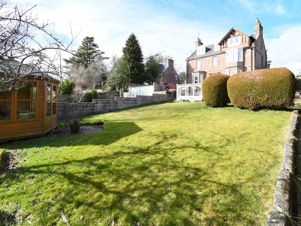 4 bed flat for sale in Park Road, Brechin DD9, £250,000