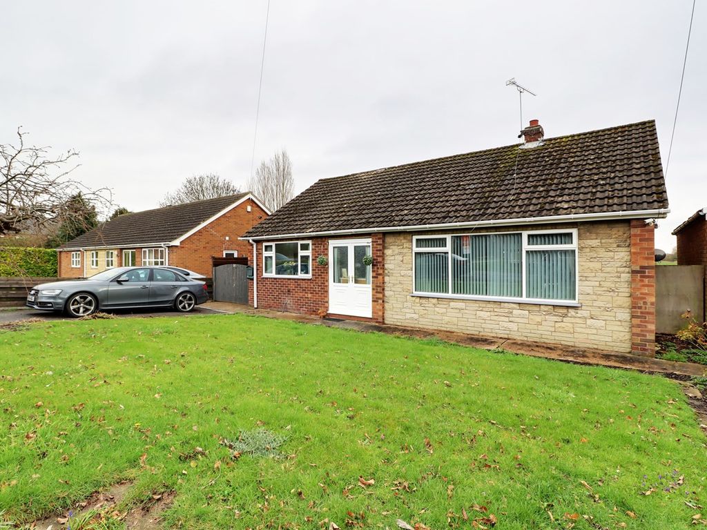 3 bed detached bungalow for sale in Wharf Road, Ealand, Crowle DN17, £229,950