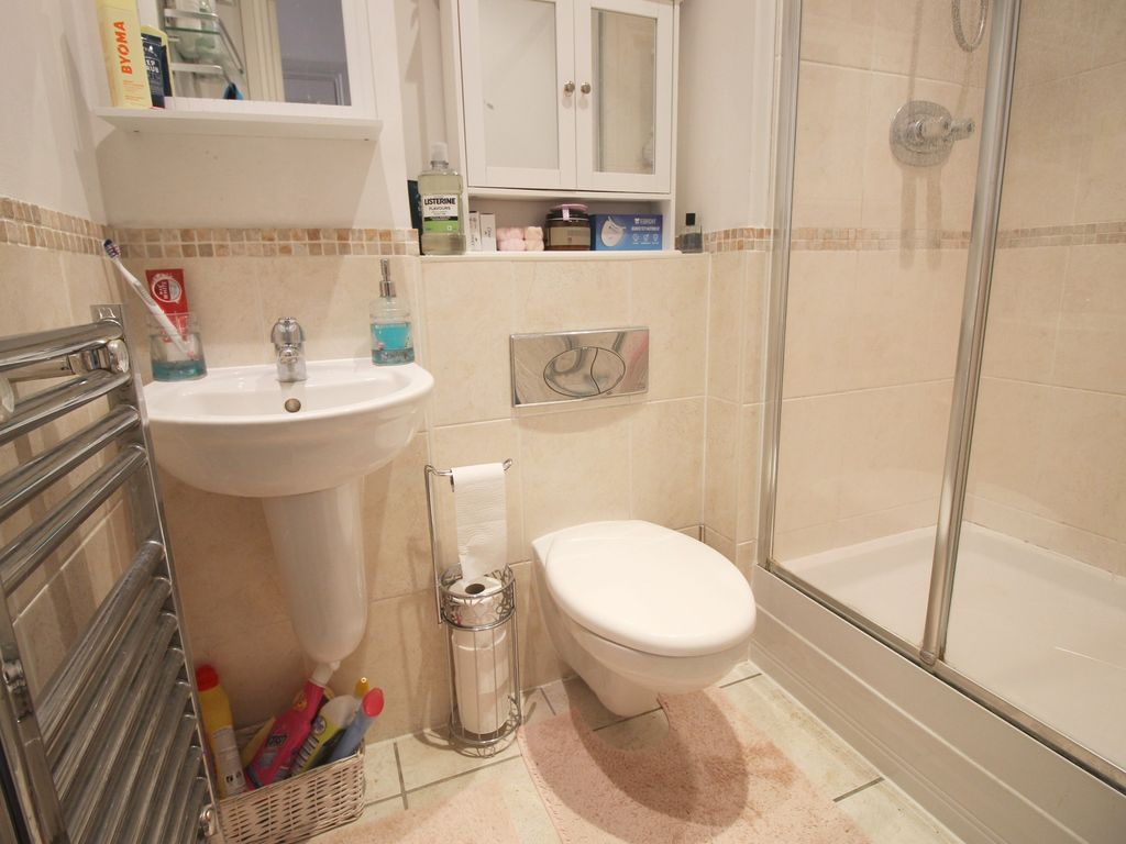2 bed flat for sale in John Hall Way, High Wycombe HP12, £230,000