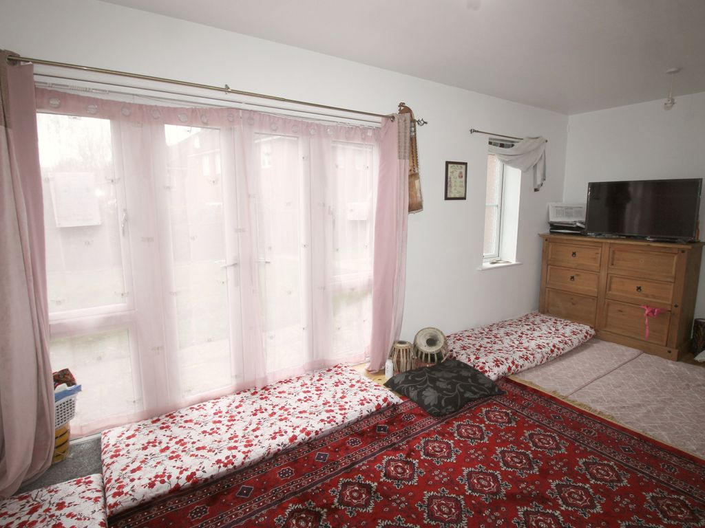 2 bed flat for sale in Cressex Road, High Wycombe HP12, £230,000