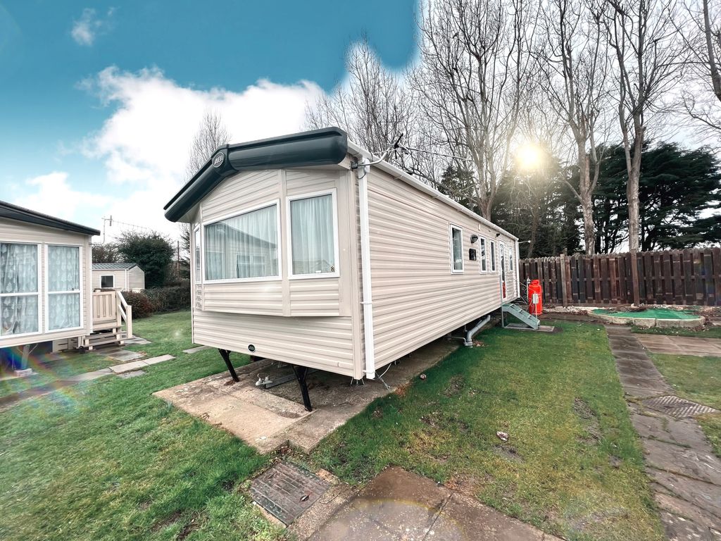 3 bed lodge for sale in Warners Lane, Selsey PO20, £44,995
