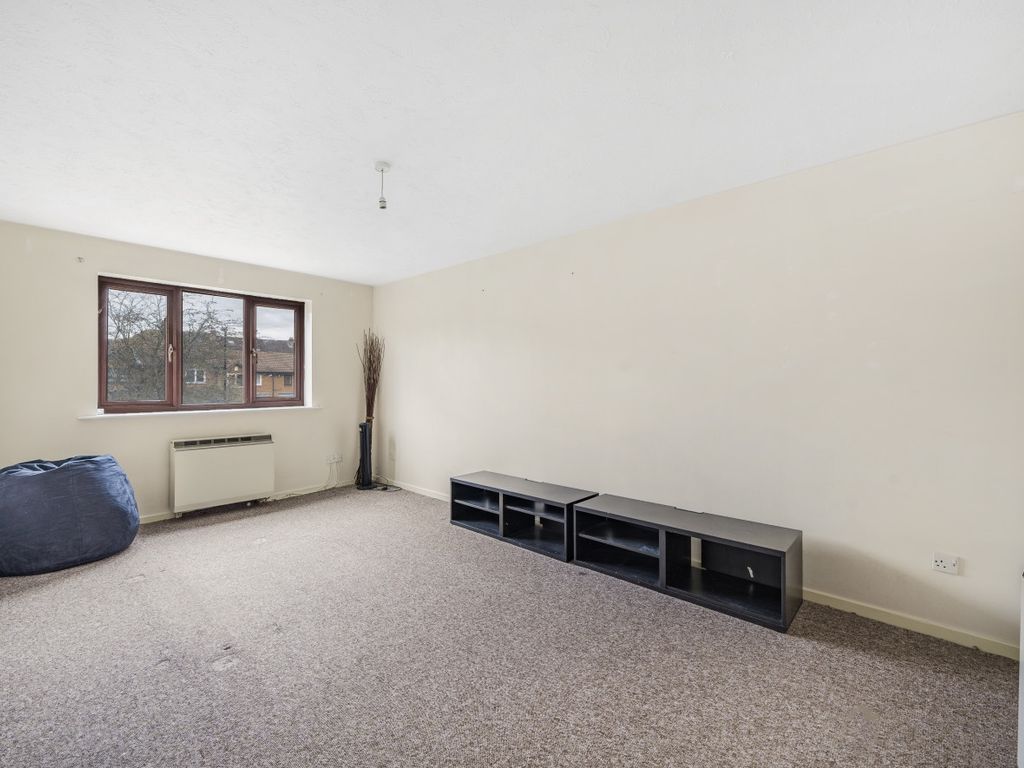 1 bed flat for sale in Cumberland Place, London SE6, £200,000