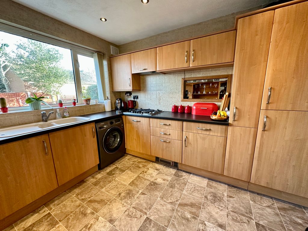 3 bed semi-detached house for sale in Marlowe Road, Barnby Dun, Doncaster DN3, £170,000