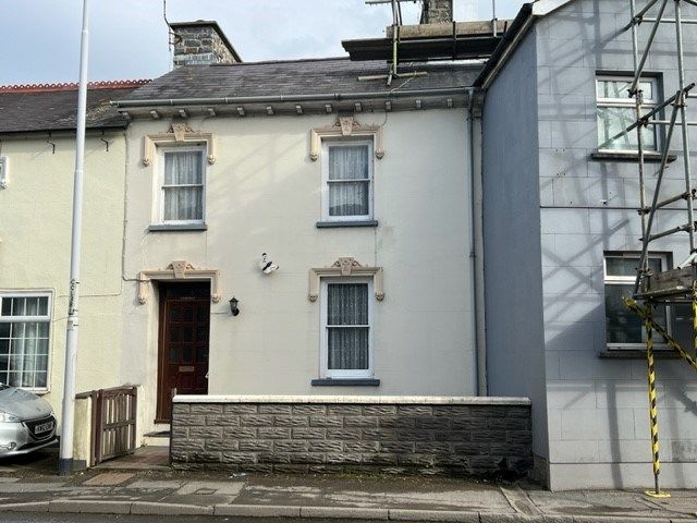 3 bed cottage for sale in Stryd Fawr, Llanon SY23, £135,000