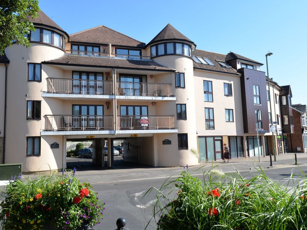 2 bed flat for sale in Parkland Place, New Milton BH25, £205,000