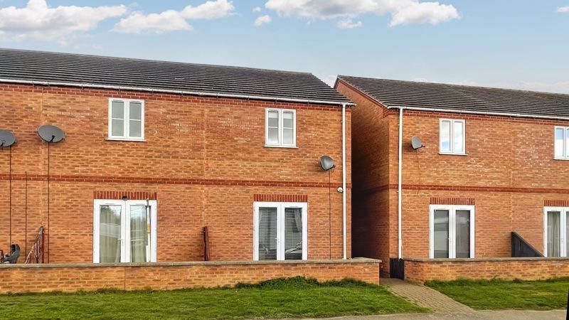 2 bed end terrace house for sale in Viking Court, Bracebridge Heath, Lincoln LN4, £150,000