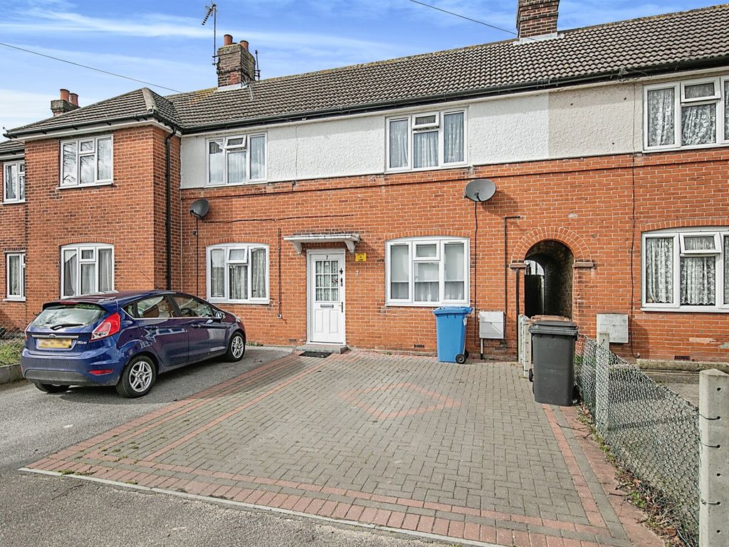 3 bed terraced house for sale in Kings Way, Ipswich IP3, £235,000